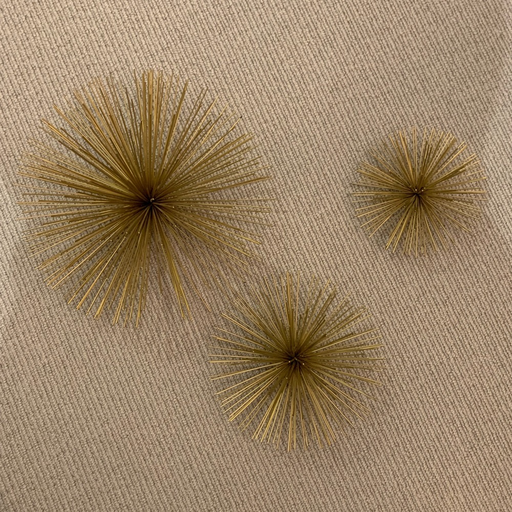 Gold wall decor set